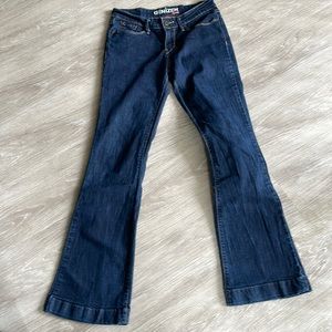 Levi Denizen bootcut dark blue jeans size 4